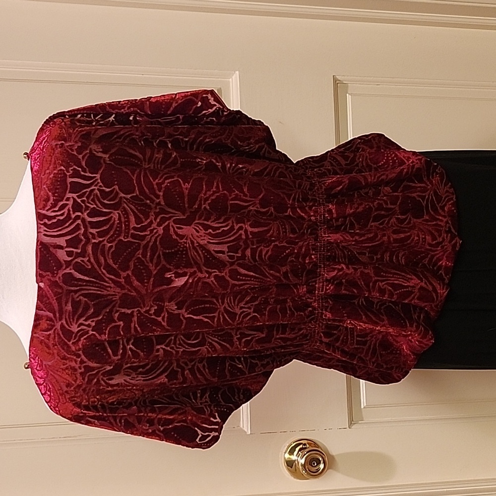 Crushed velvet top NWT - Picture 3 of 6